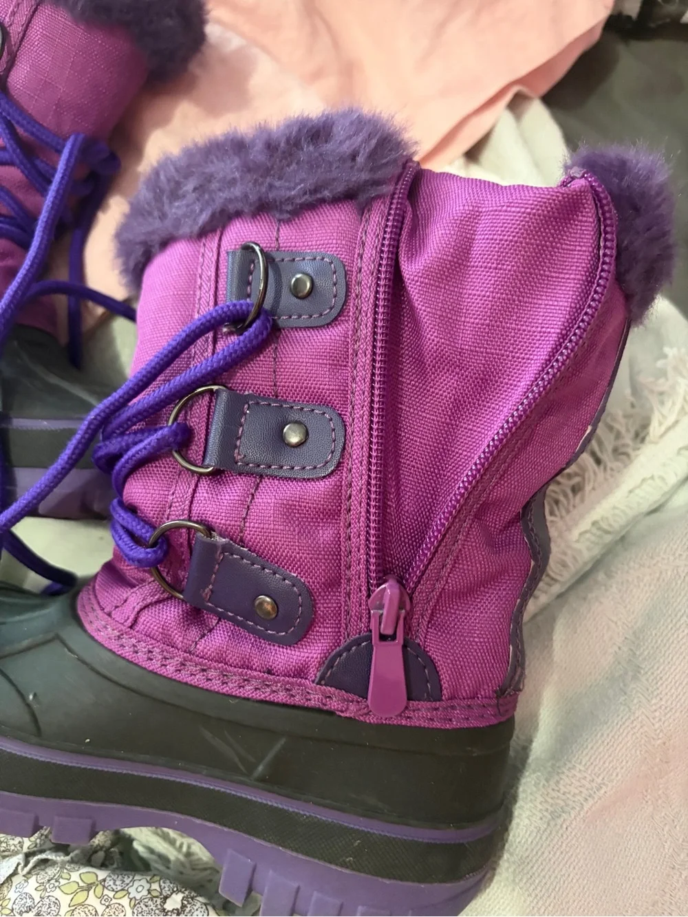 Dream Pairs Kids Purple Forester Winter Snow Boots Faux Fur Size 11 Kids EUC